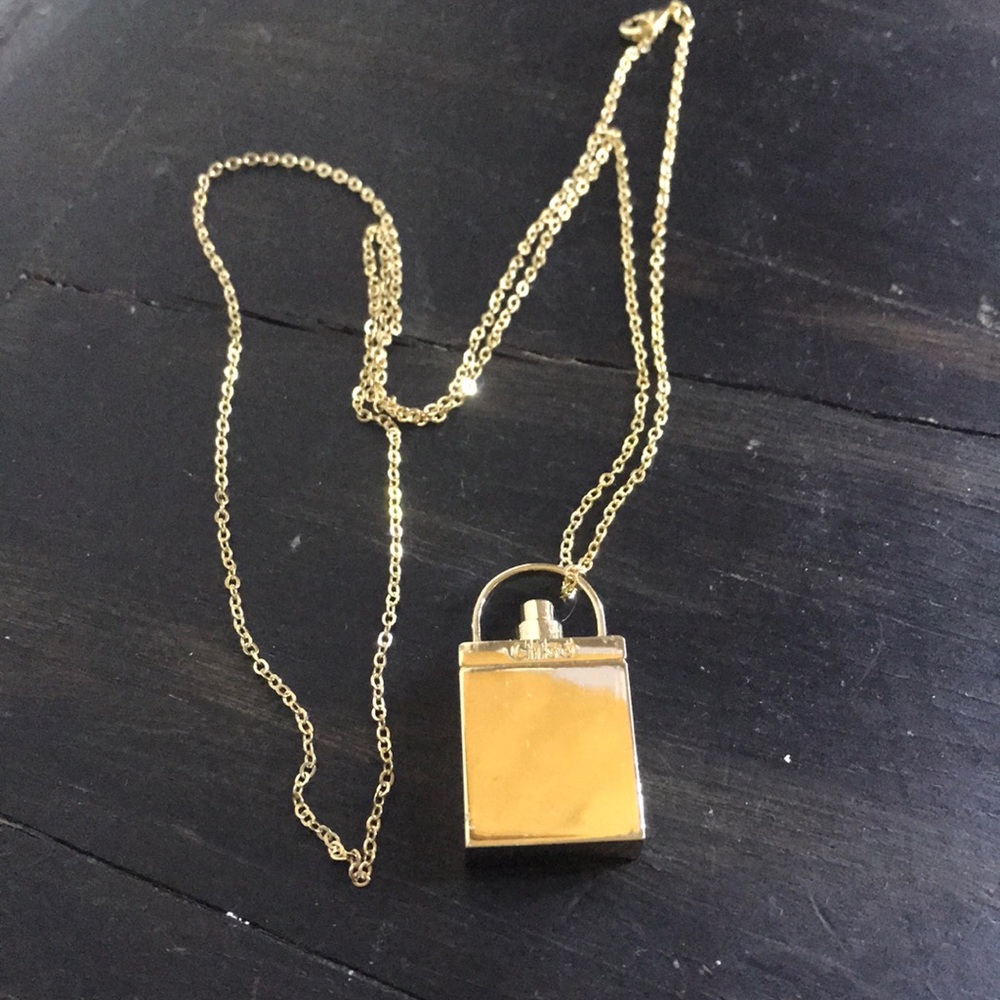 Chloe perfume necklace
